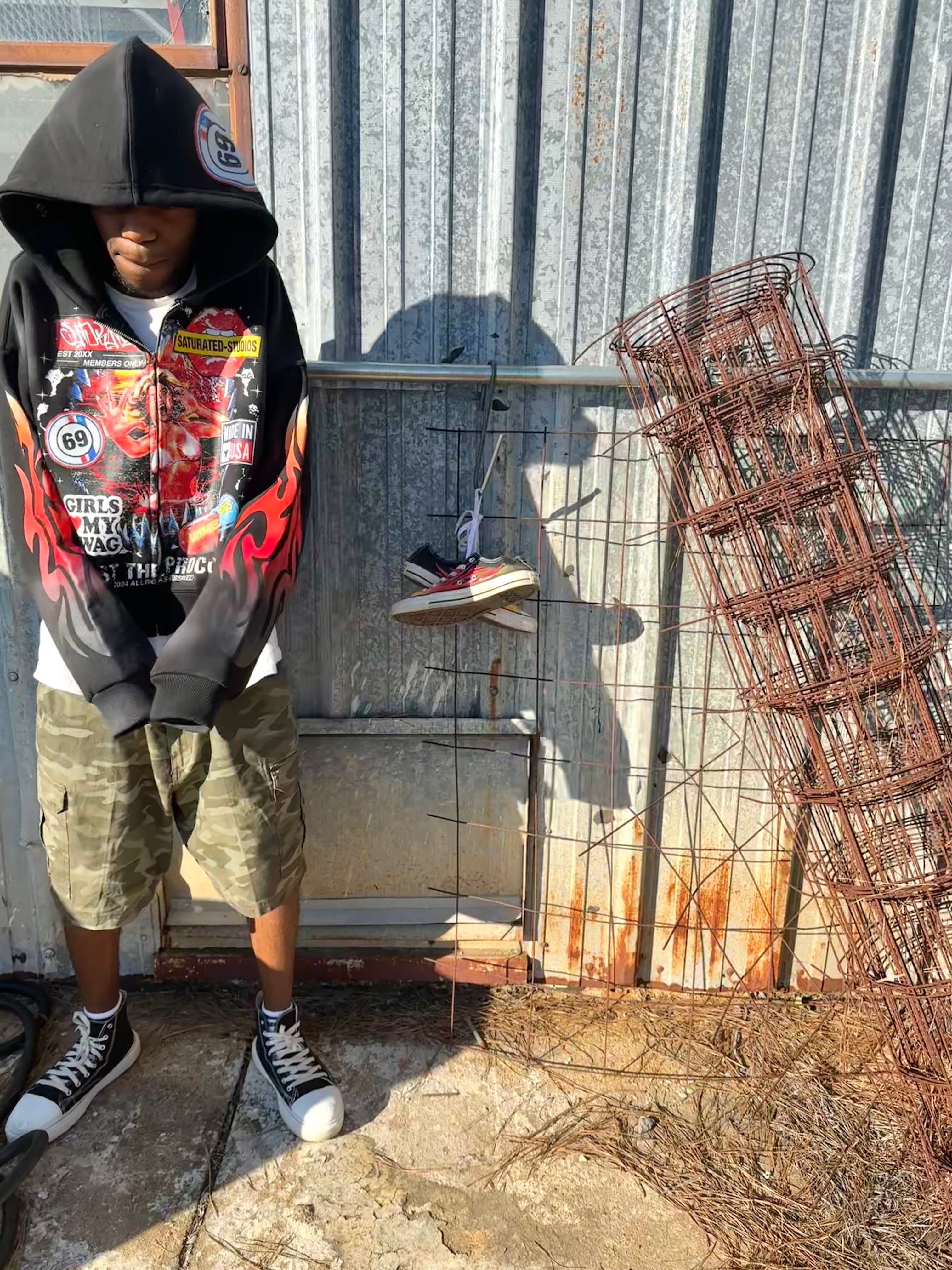 BLACK PROCESS HOODIE